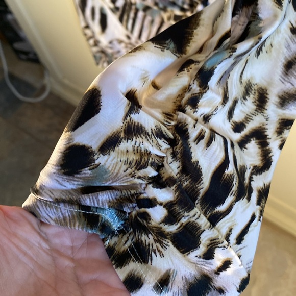 Essentials by Milano gorgeous dress or tunic  Size Small - Picture 4 of 9